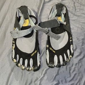 Vibram Five Finger Water Shoes-size 11-11.5